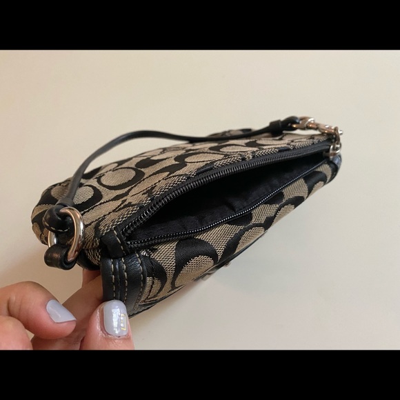 Small black coach clutch - Picture 3 of 5